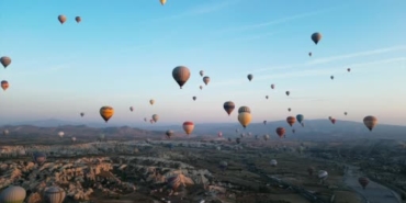 balon-turizminde-yolcu-sayisi-baskentin-nufusunu-asti-ryLTsVse.jpg