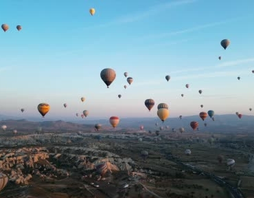 balon-turizminde-yolcu-sayisi-baskentin-nufusunu-asti-ryLTsVse.jpg