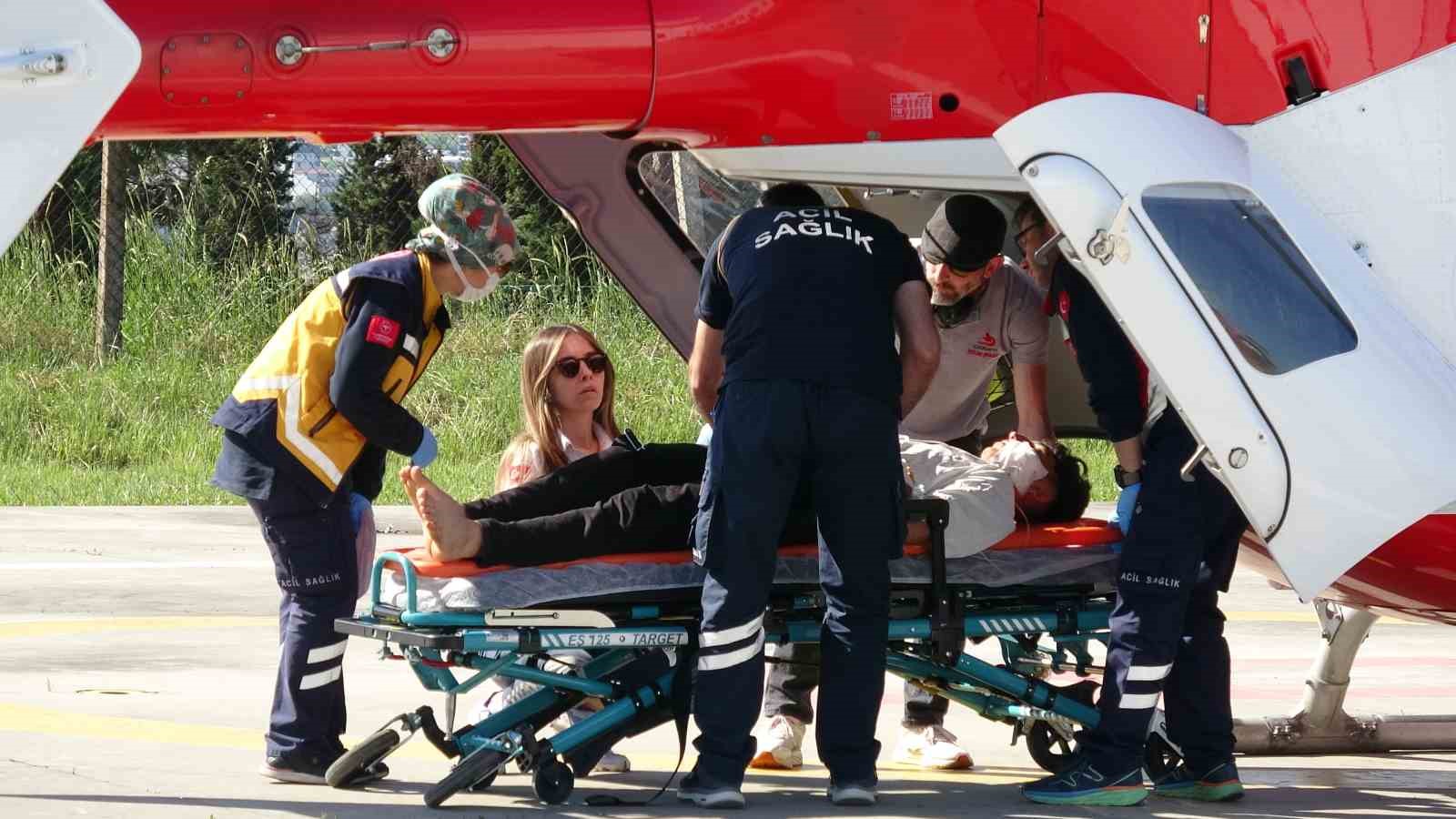 Baltayla odun keserken yaralanan çocuğun imdadına ambulans helikopter yetişti 4 baltayla odun keserken yaralanan cocugun imdadina ambulans helikopter yetisti 0 UTPaYnsE