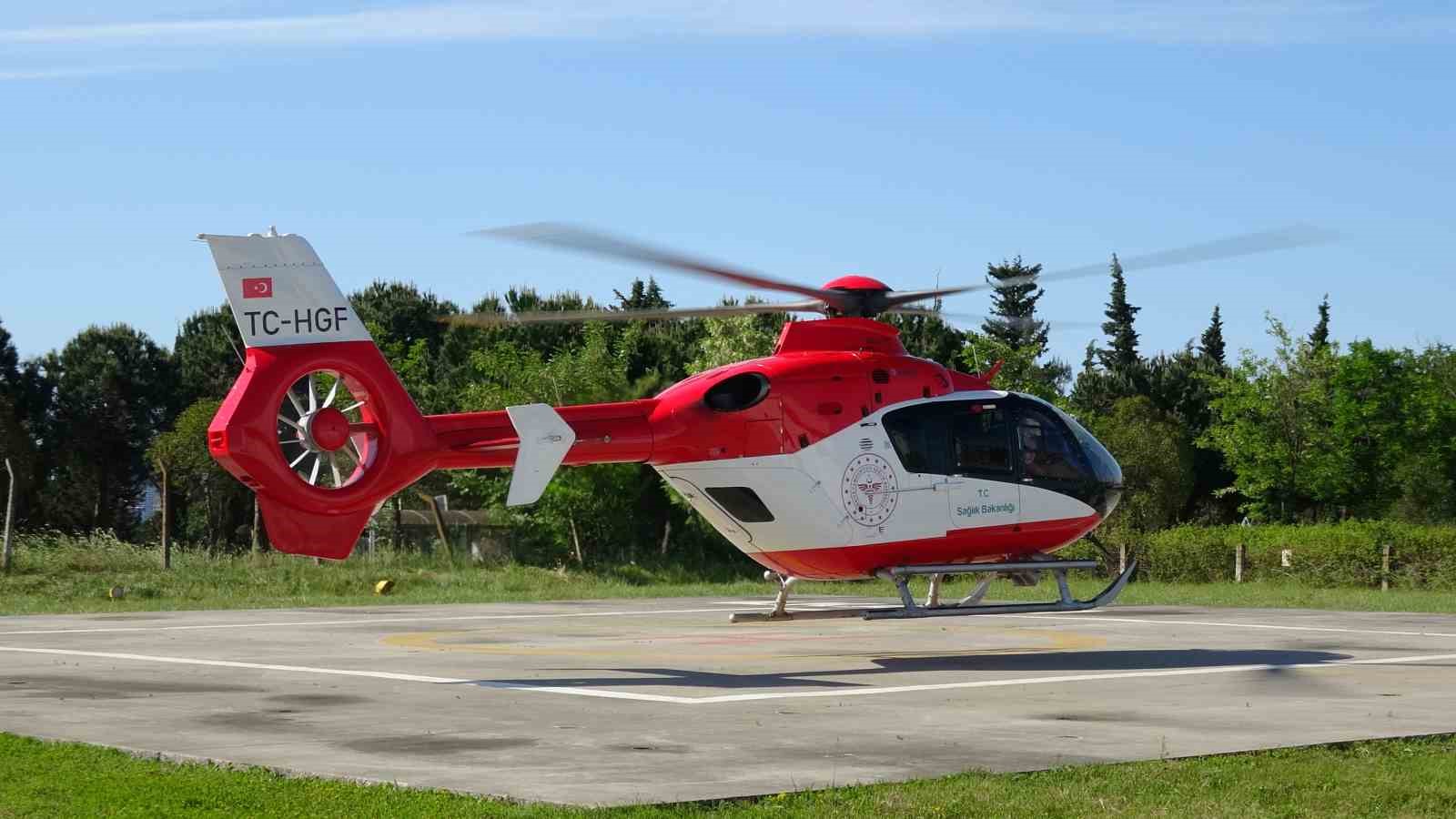 Baltayla odun keserken yaralanan çocuğun imdadına ambulans helikopter yetişti 6 baltayla odun keserken yaralanan cocugun imdadina ambulans helikopter yetisti 2
