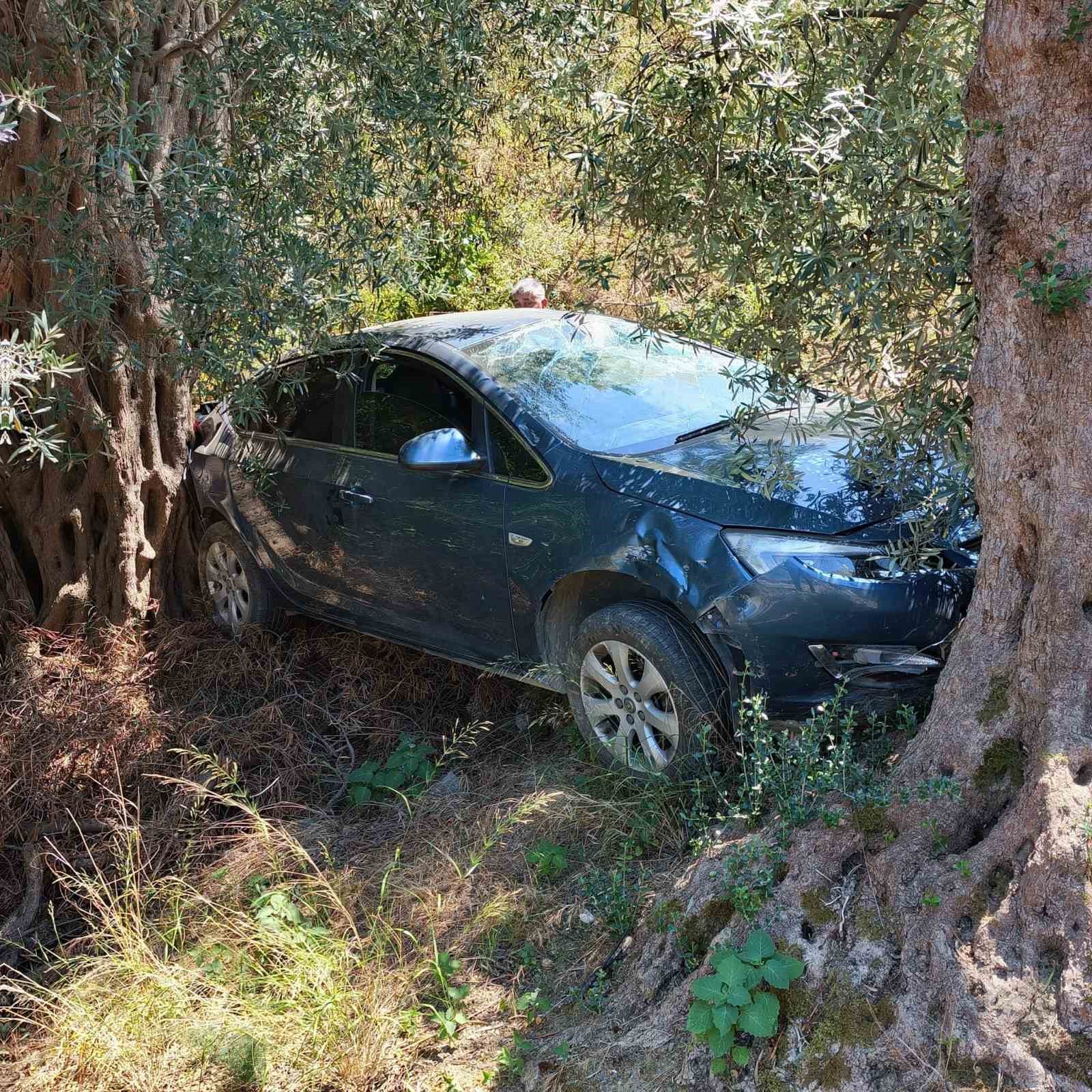 Bandırma Edincik’te tek taraflı trafik kazası: 2 kişi hafif yaralandı 4 bandirma edincikte tek tarafli trafik kazasi 2 kisi hafif yaralandi 0 ubdD3BYk