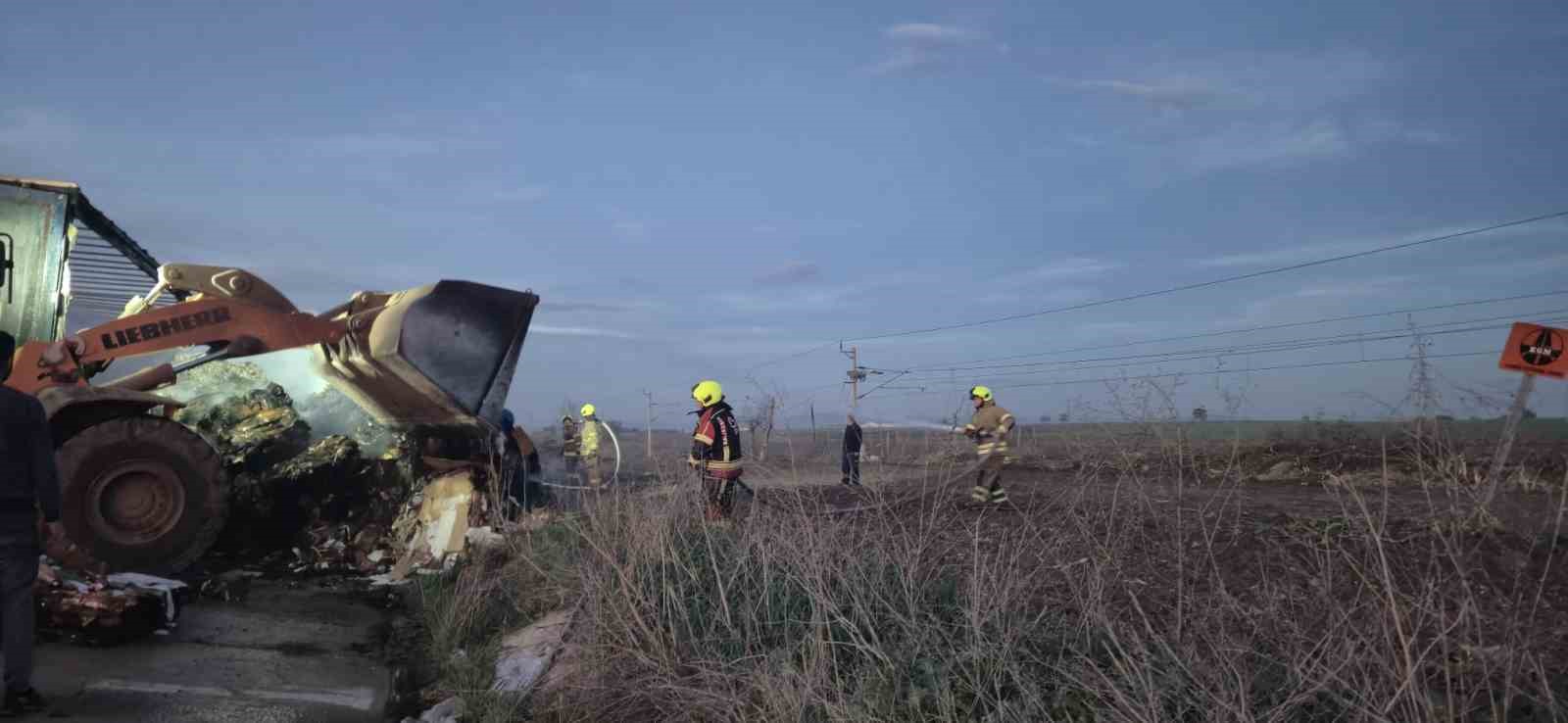 bandirma karayolunda tir dorsesi alev aldi 1 IseanUJW