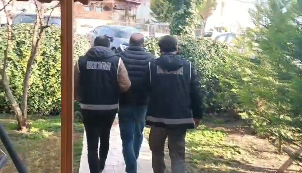 bandirma merkezli rusvet ve kisisel veri operasyonunda 7 tutuklama 3 bWXmUW9q