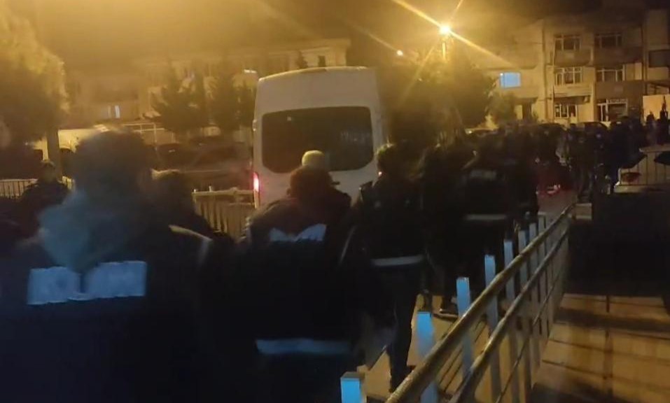 bandirma merkezli rusvet ve kisisel veri operasyonunda 7 tutuklama 6 TJ3ZZ2I7
