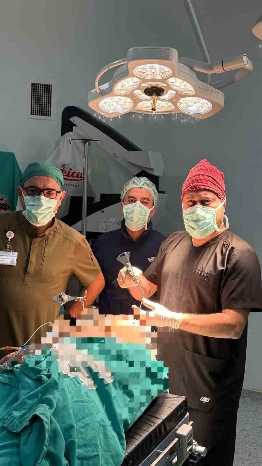 Bandırma’da 72 yaşındaki beyin tümörü hastası son teknolojiyle sağlığına kavuştu 5 bandirmada 72 yasindaki beyin tumoru hastasi son teknolojiyle sagligina kavustu 1 rXSWGgvS