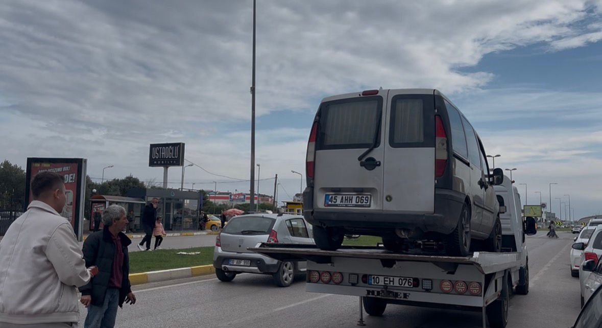bandirmada aracta elektrik kacagi panigi 2 2fgHvCLX