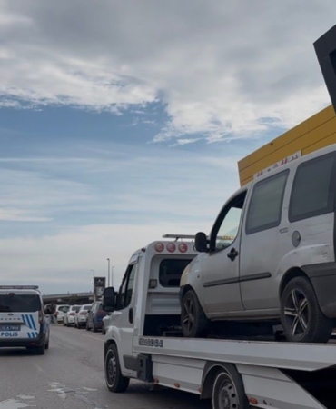 bandirmada-aracta-elektrik-kacagi-panigi-ISIwkggC.jpg