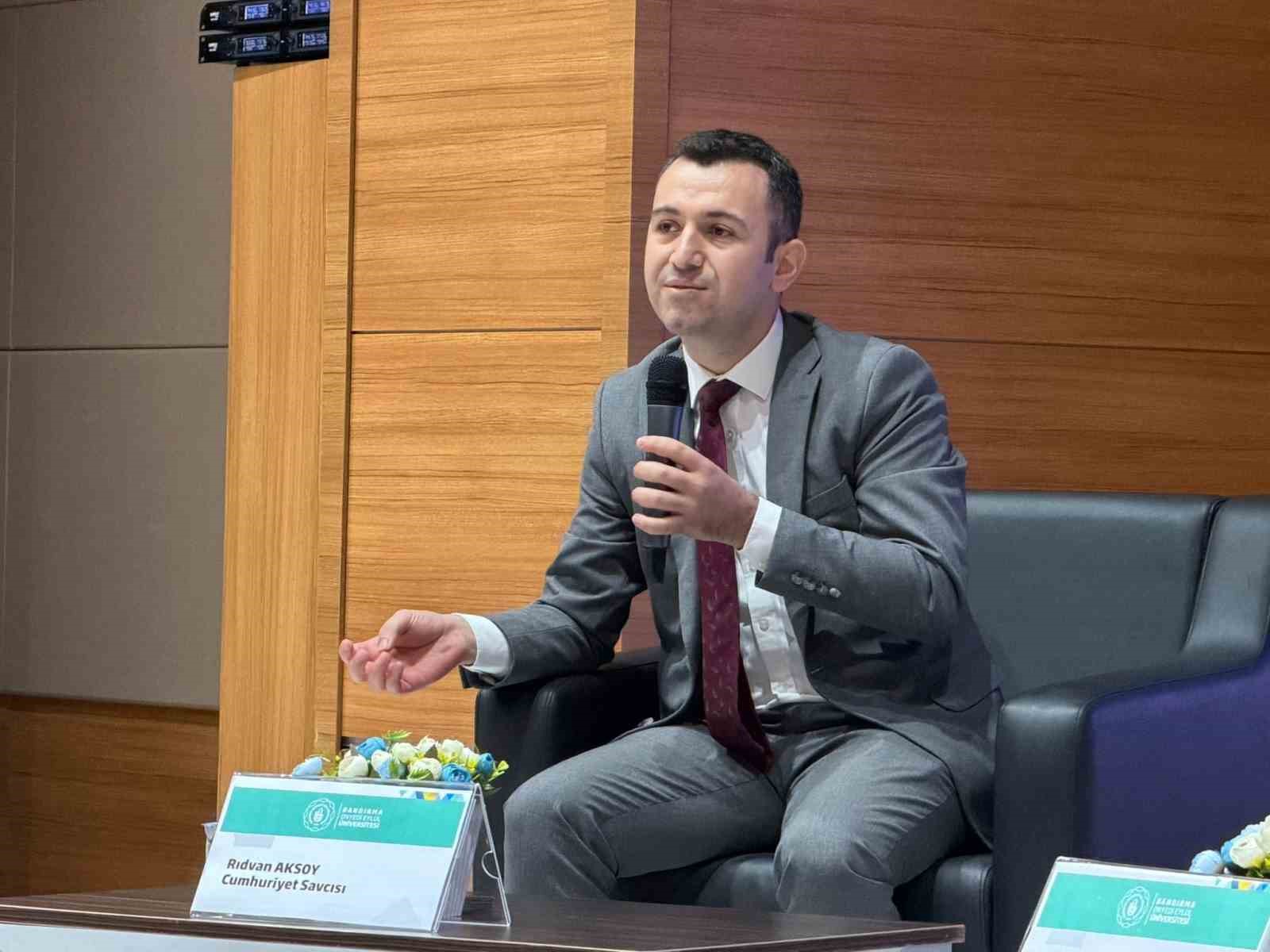 bandirmada bilisim suclari paneli duzenlendi 3