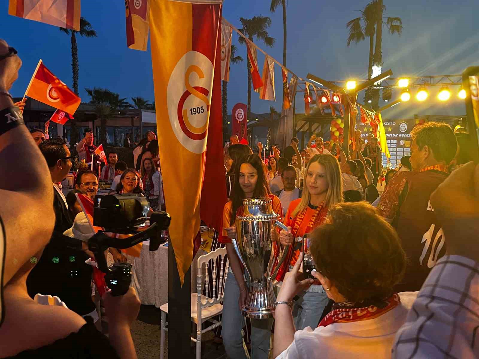 bandirmada galatasarayin 26 sampiyonlugu coskuyla kutlandi 2 pdwUAVuP