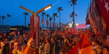 bandirmada-galatasarayin-26-sampiyonlugu-coskuyla-kutlandi-CBc2l5Gt.jpg