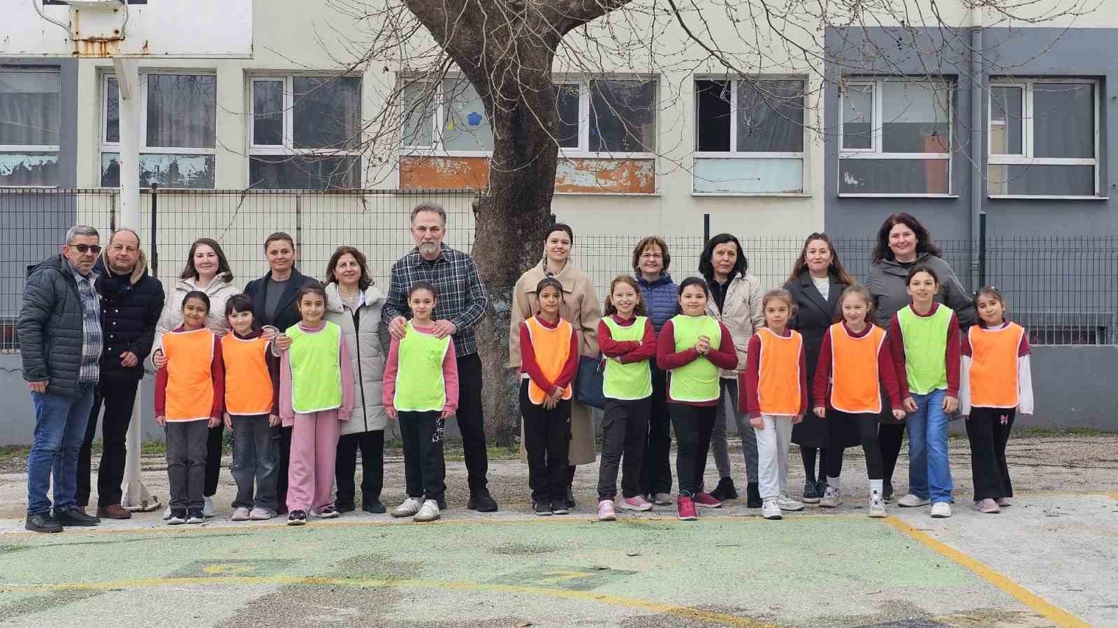 bandirmada ogrenciler icin atletizm secmeleri yapildi 0 iVTuwnfN
