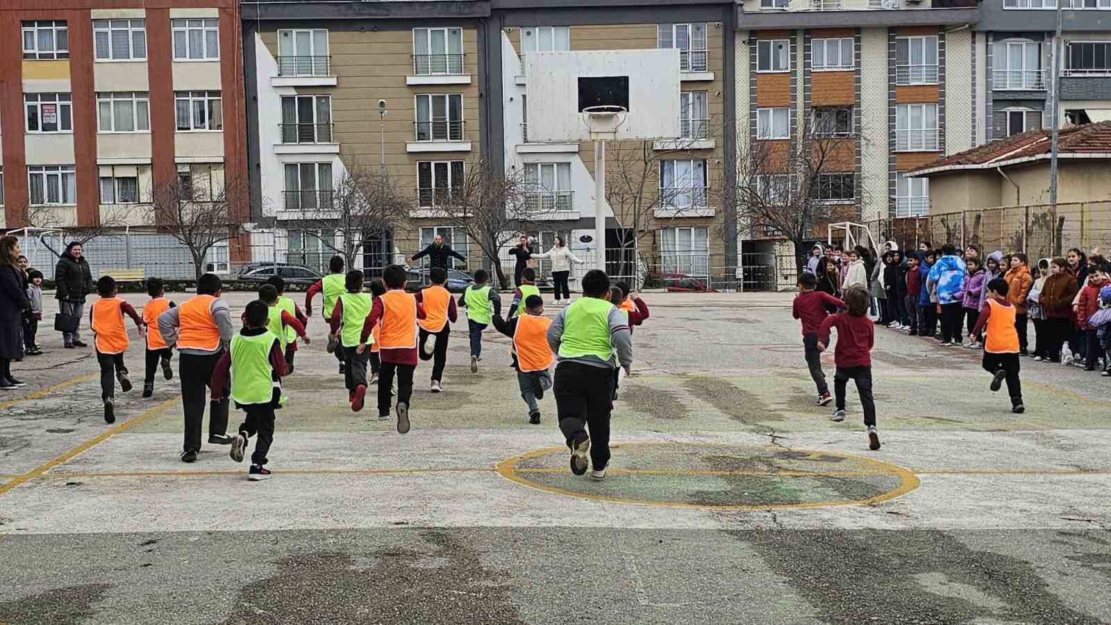 bandirmada ogrenciler icin atletizm secmeleri yapildi 2 luCgmtIU