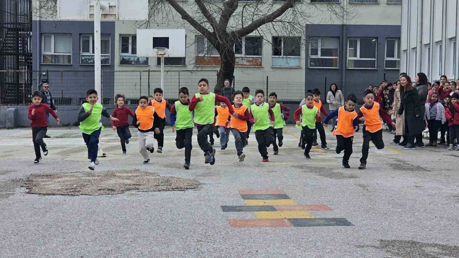 bandirmada ogrenciler icin atletizm secmeleri yapildi 5 XpPz3idc