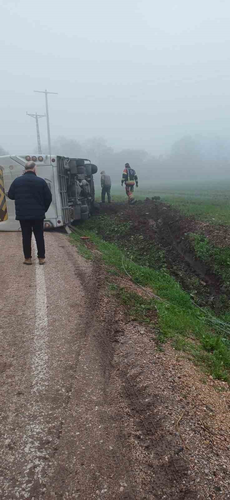 bandirmada okul servisi kaza yapti 8 ogrenci hastaneye kaldirildi 3 auOfadJD