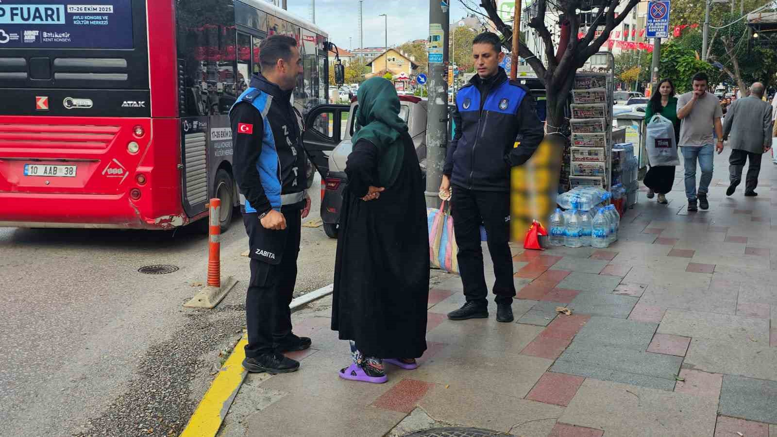 bandirmada zabita ekipleri dilenciyi sucustu yakaladi 2 tghX8fvu