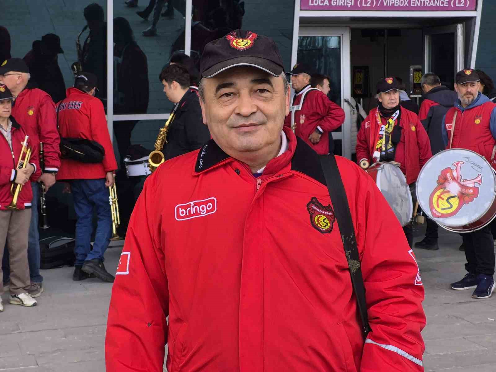bando esesin kuruculari espana caninin dogus hikayesini anlatti 10 XO2dq1qn