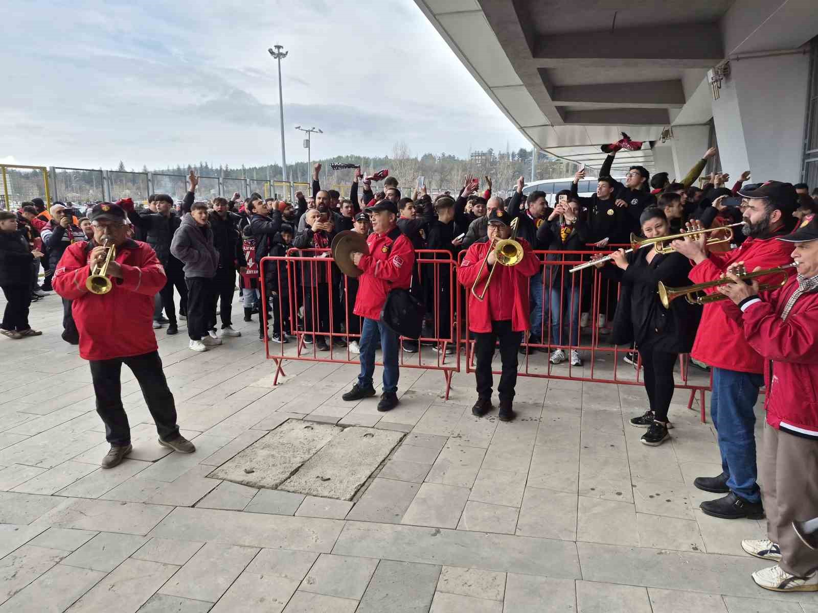 bando esesin kuruculari espana caninin dogus hikayesini anlatti 6 it96AcRz