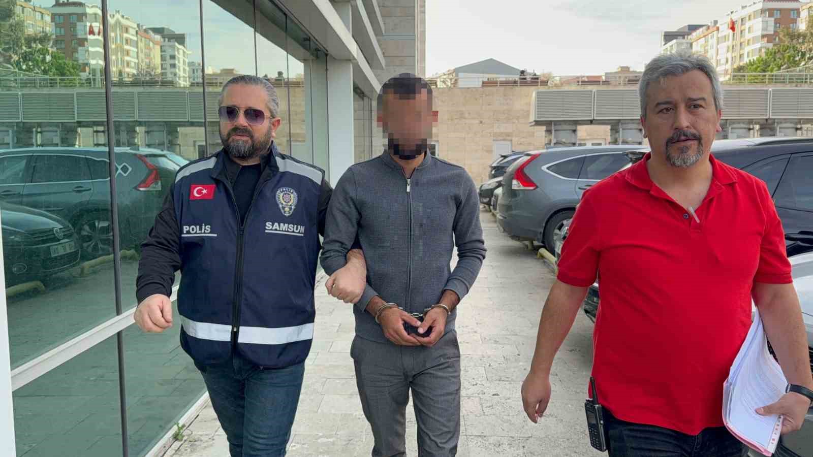 banka hesabina bloke konuldugu icin polis merkezine gidince dolandiricilik sucundan gozaltina alindi 0 GJIZipWH