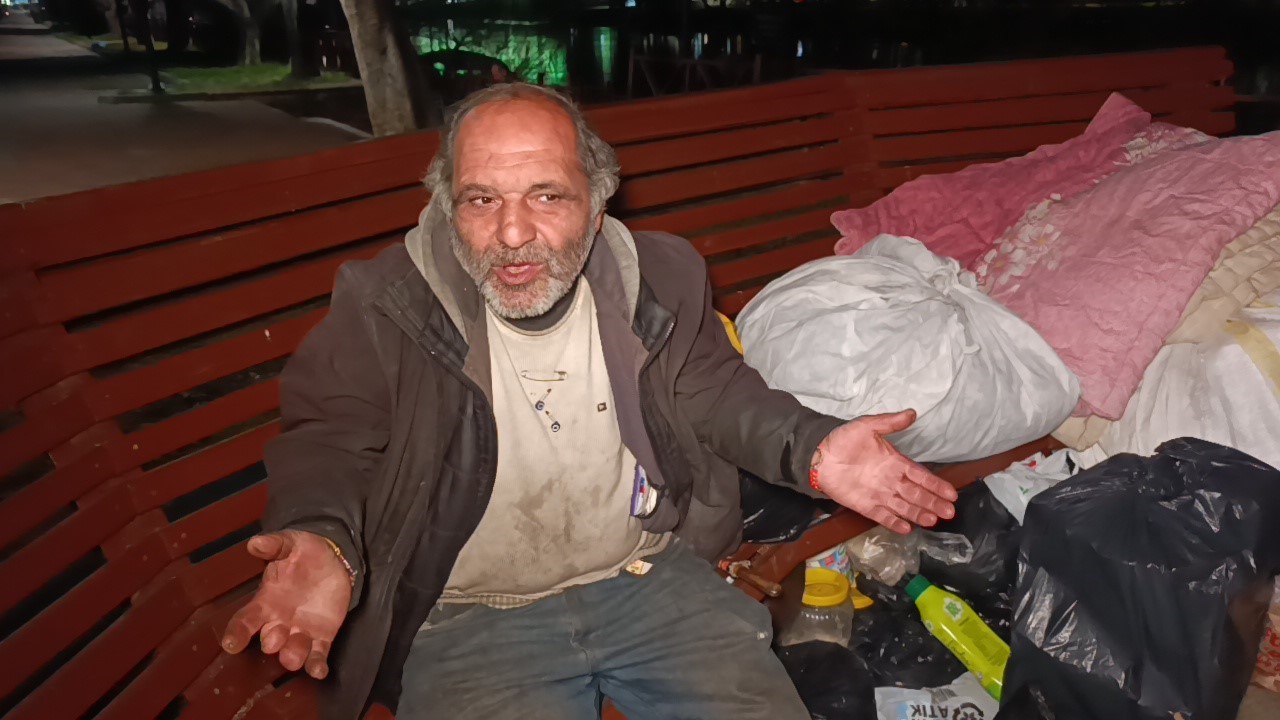 bankta hayatini surduren adam otelde konaklamayi kabul etmedi 3 lA1dFXN6