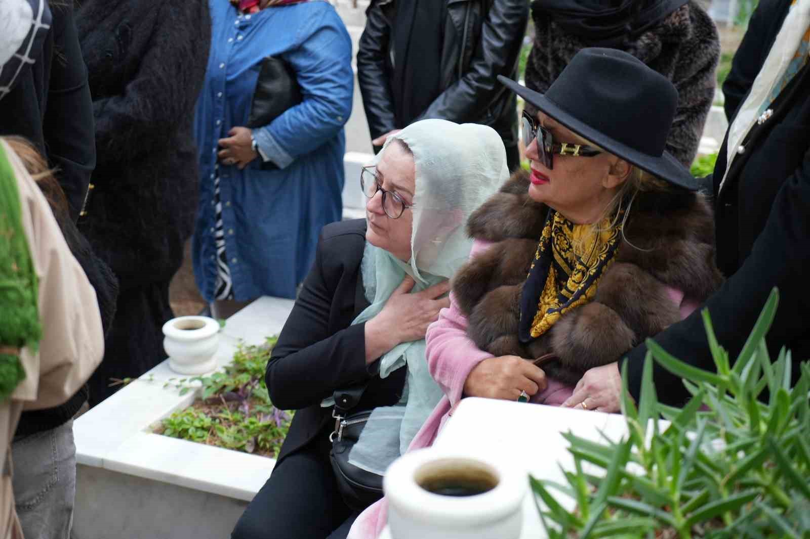 banu alkanin aci gunu 4 DVWa8uNT
