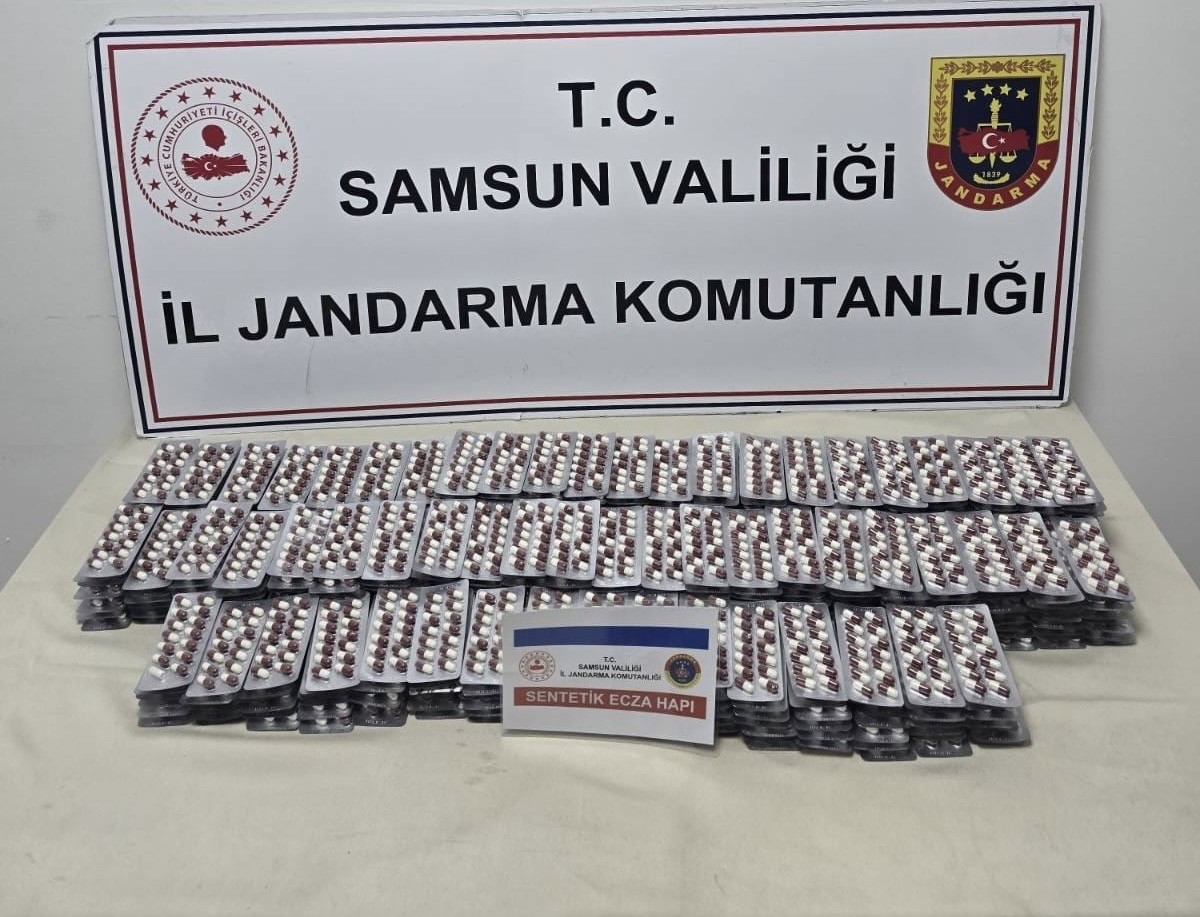 banyoda tavan arasina gizlenen 7 bin uyusturucu hap ele gecti 2 shNidNpZ