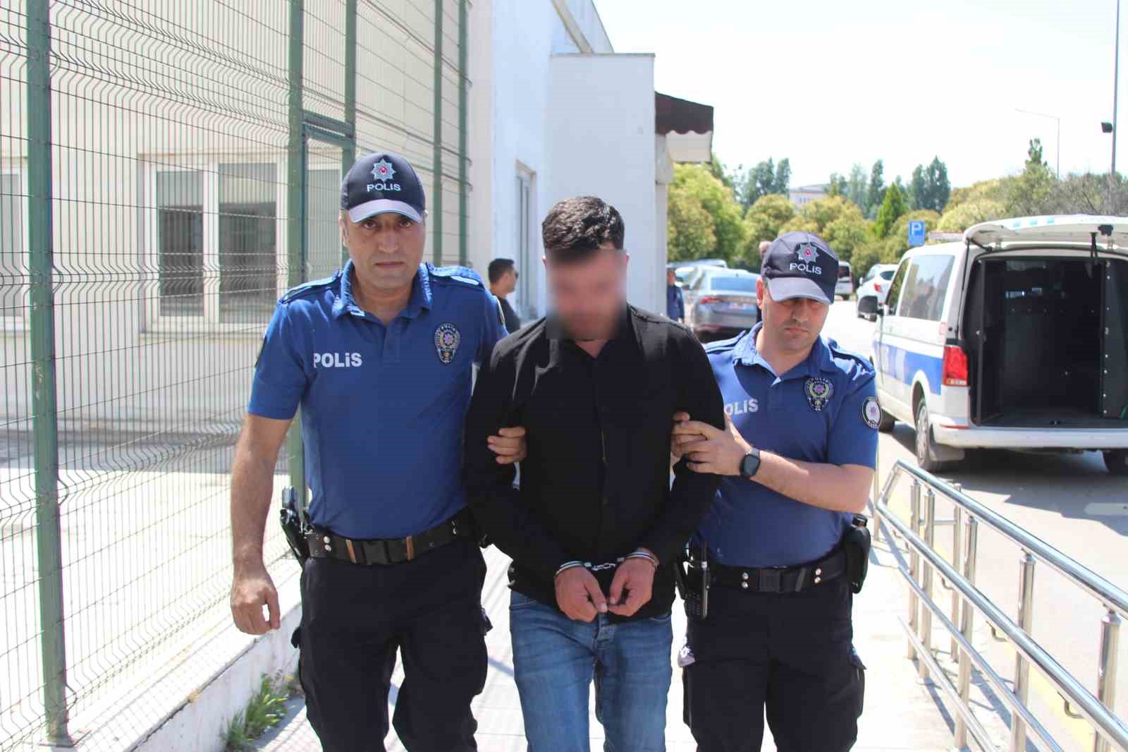 Bar çalışanı kadını götürmek istedi, reddedilince 2 kişiyi vurdu: Uzman çavuş tutuklandı 5 bar calisani kadini goturmek istedi reddedilince 2 kisiyi vurdu uzman cavus tutuklandi 1 FLGKKd3w