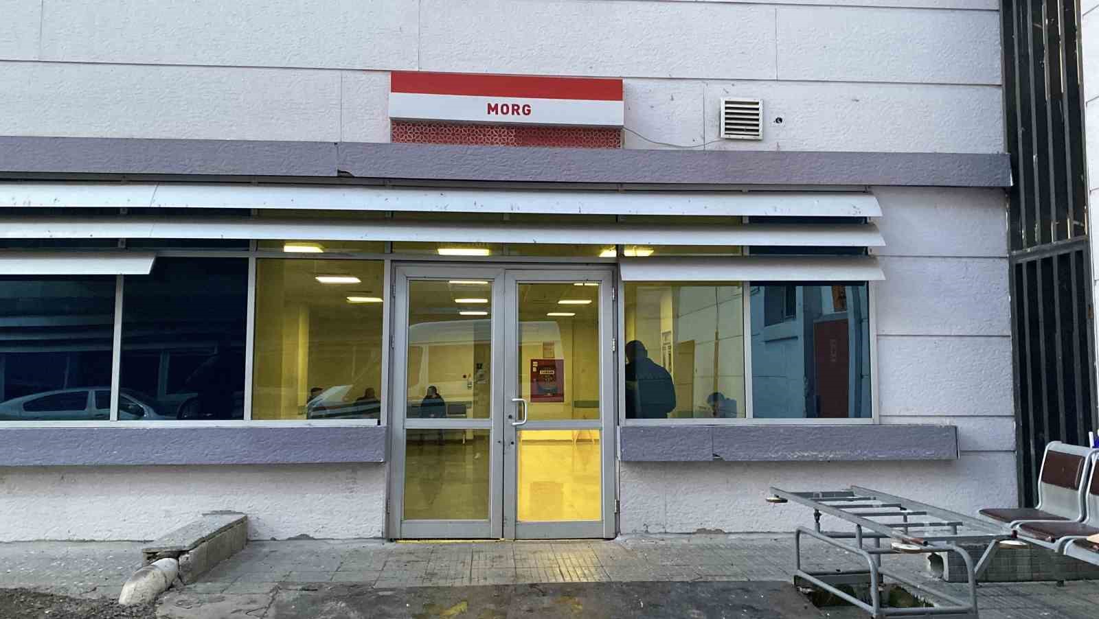 Baraj gölünde bulunan yaşlı adamın cenazesi morga kaldırıldı 5 baraj golunde bulunan yasli adamin cenazesi morga kaldirildi 1 WtqbM5gc