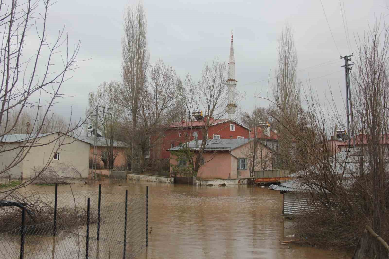 baraj tasti koy tamamen sular altinda kaldi 1
