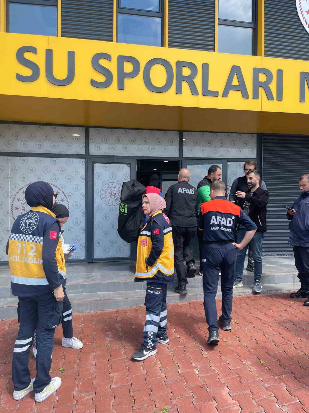 Barajda sörfleri alabora olan 2 kişi kurtarıldı 6 barajda sorfleri alabora olan 2 kisi kurtarildi 2 UMsppiPi