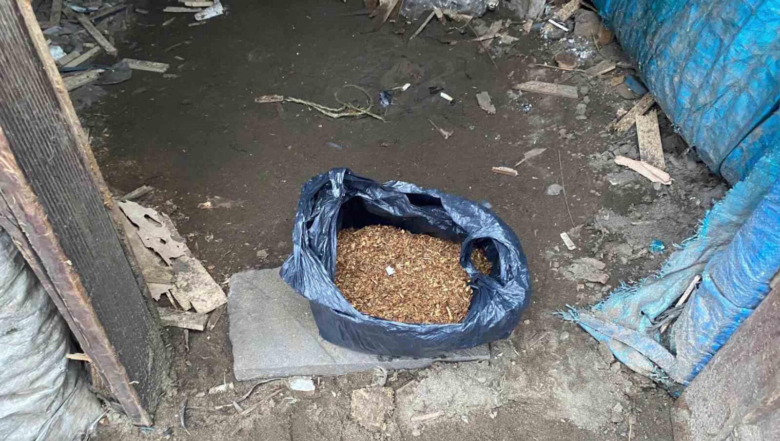 barakanin her kosesine zulalanmis uyusturucuyu jandarma yakaladi 4 tutuklama 3 ENmb6RV1
