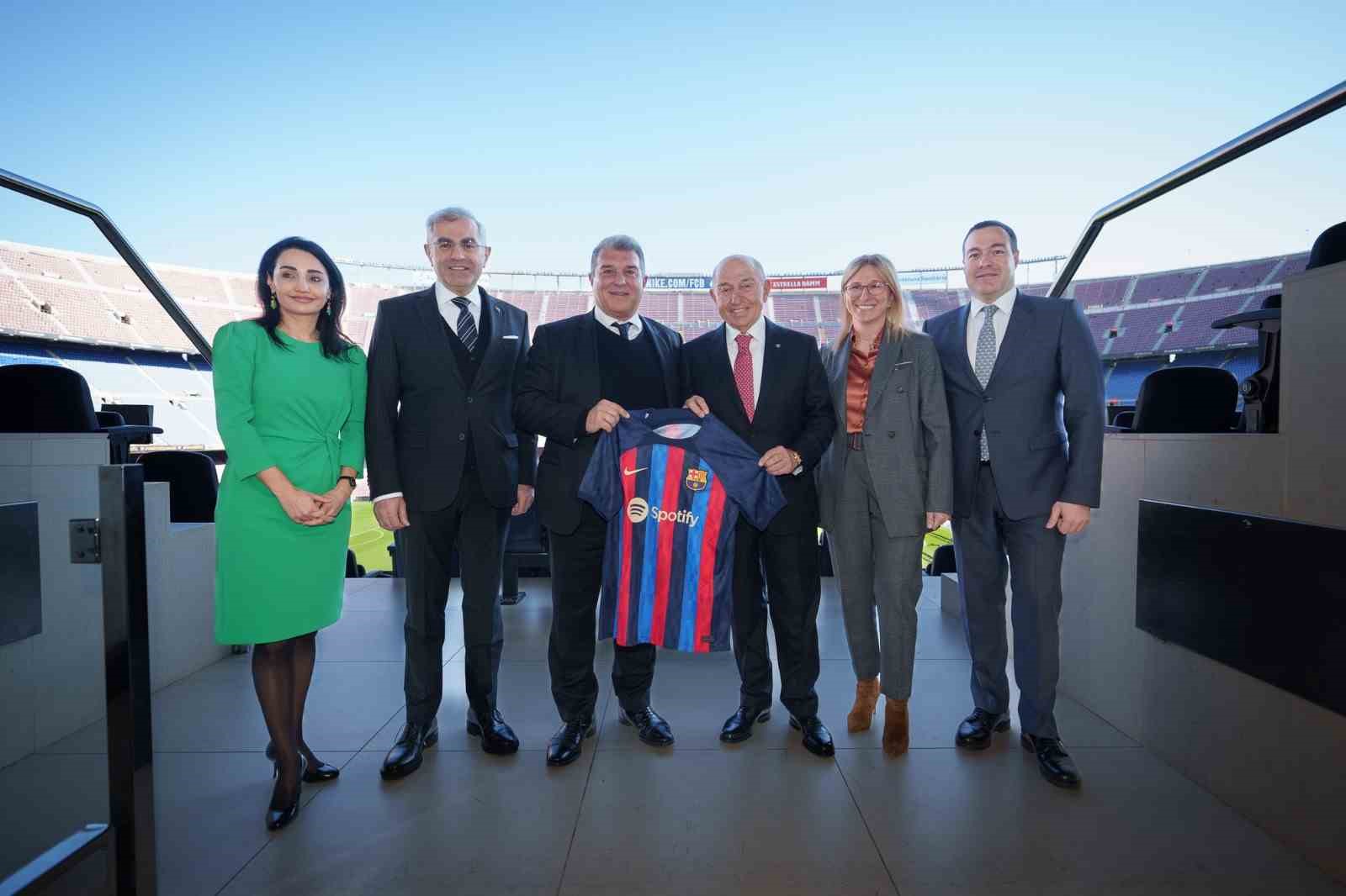 barcelona yuvasina dondu 2 7EnDyLlh