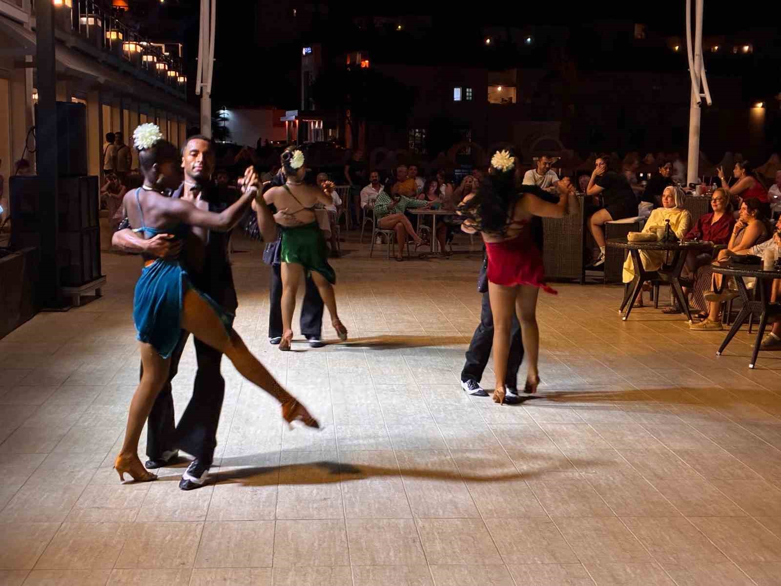 bardakci koyunda tatil konser ve dans sovlariyla renklendi 2 cJvfzTSE