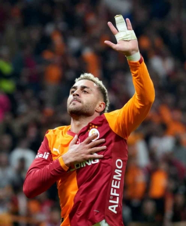 baris-alper-yilmazin-galatasarayda-200-mac-heyecani-Y33QQmZn.jpg