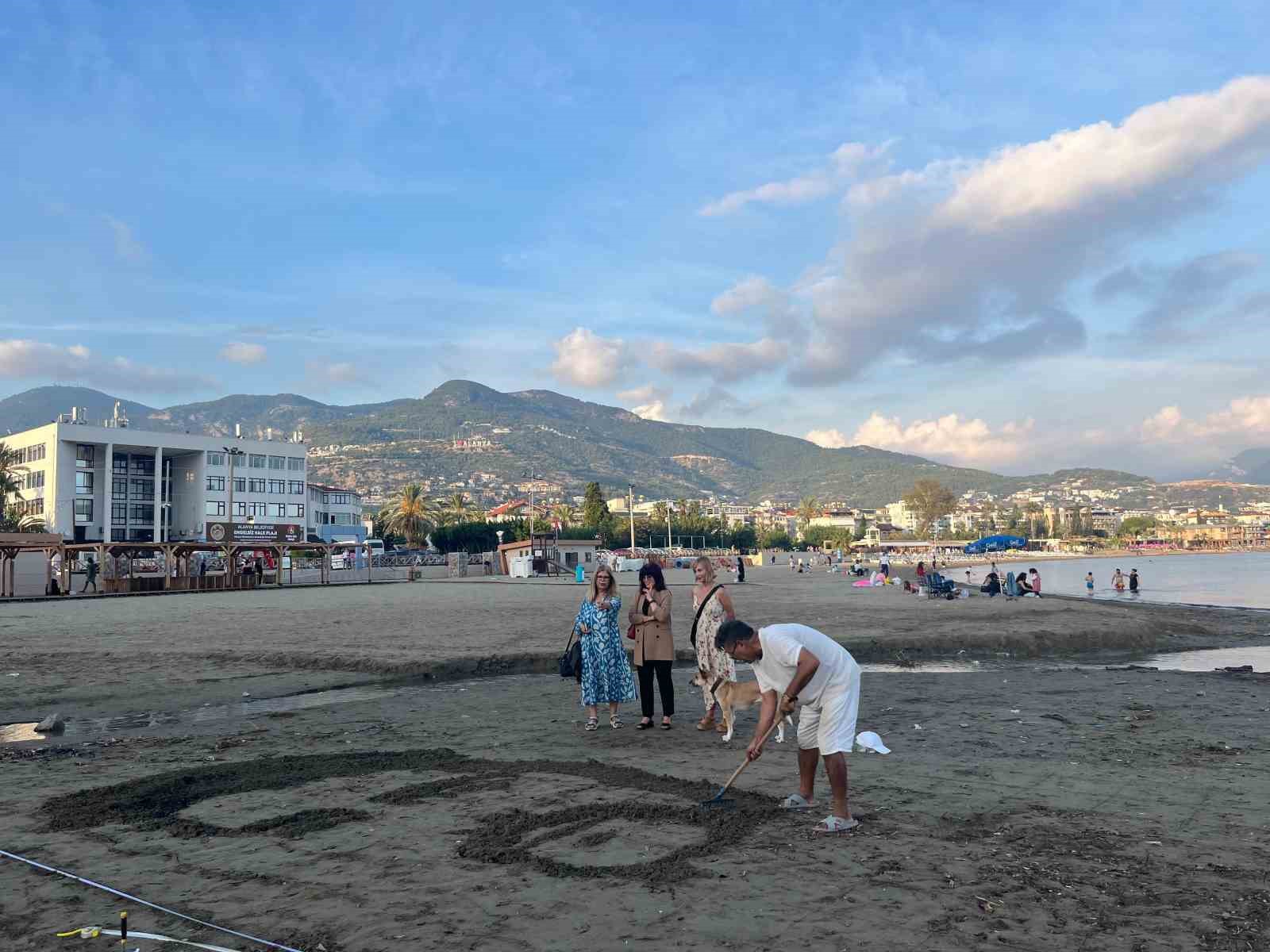 baris manconun resmini tirmikla alanya sahillerine isledi 4 ZhGpy95E
