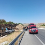 bariyerlere-carpan-otomobil-alev-aldi-1-olu-1-agir-yarali-kawUybbC.jpg