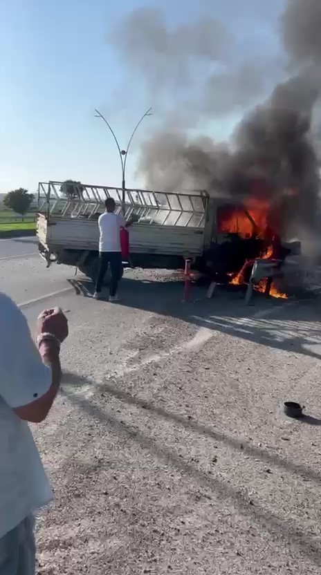 Bariyerlere çarpan pikap alev alev yandı 8 bariyerlere carpan pikap alev alev yandi 4 jEJRDc94