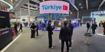 barselonada-yapay-zekali-metal-yaka-sahaya-iniyor-Nb4q2z7X.jpg