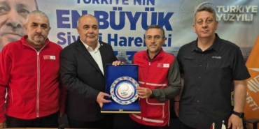 bartin-protokolu-kurban-bagisini-kizilaya-yapti-WG2h797b.jpg