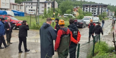 bartinda-5-yol-15-ev-ve-is-yerinde-su-baskini-yasandi-mahsur-kalan-32-qjrVzFyH.jpg