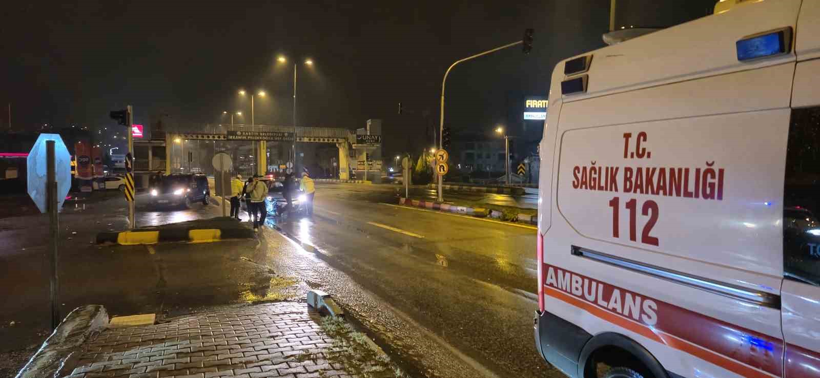 bartinda bir dakikada 3 ayri kaza 0 8XrN8ZJM