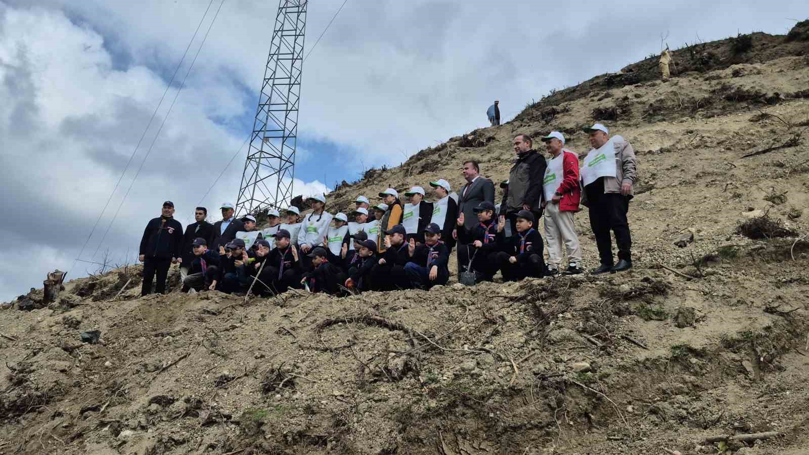 bartinda gecen yil yanan ormana 400 fidan dikildi 3