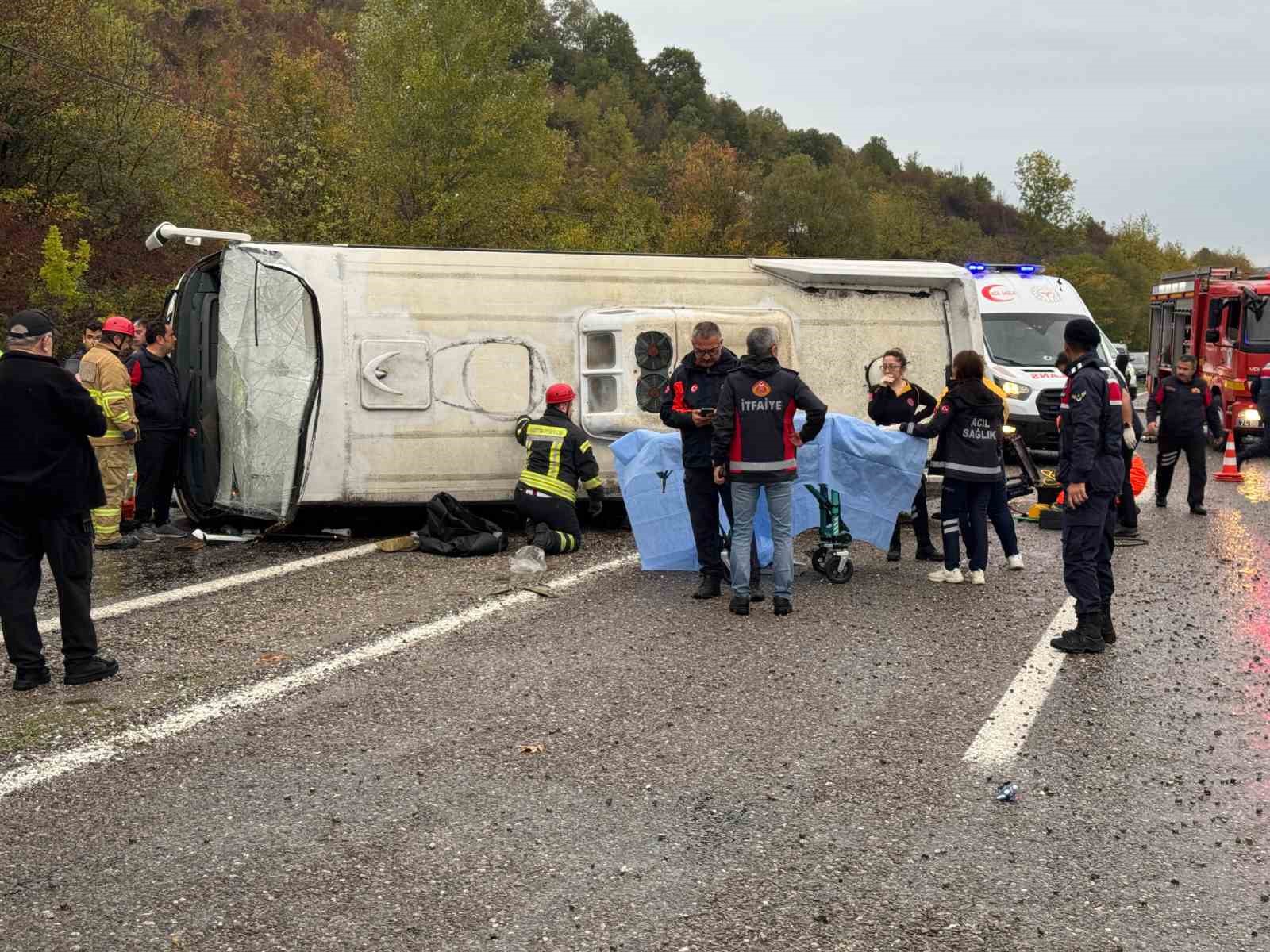 bartinda isci servisi devrildi 1 olu 19 yarali 2