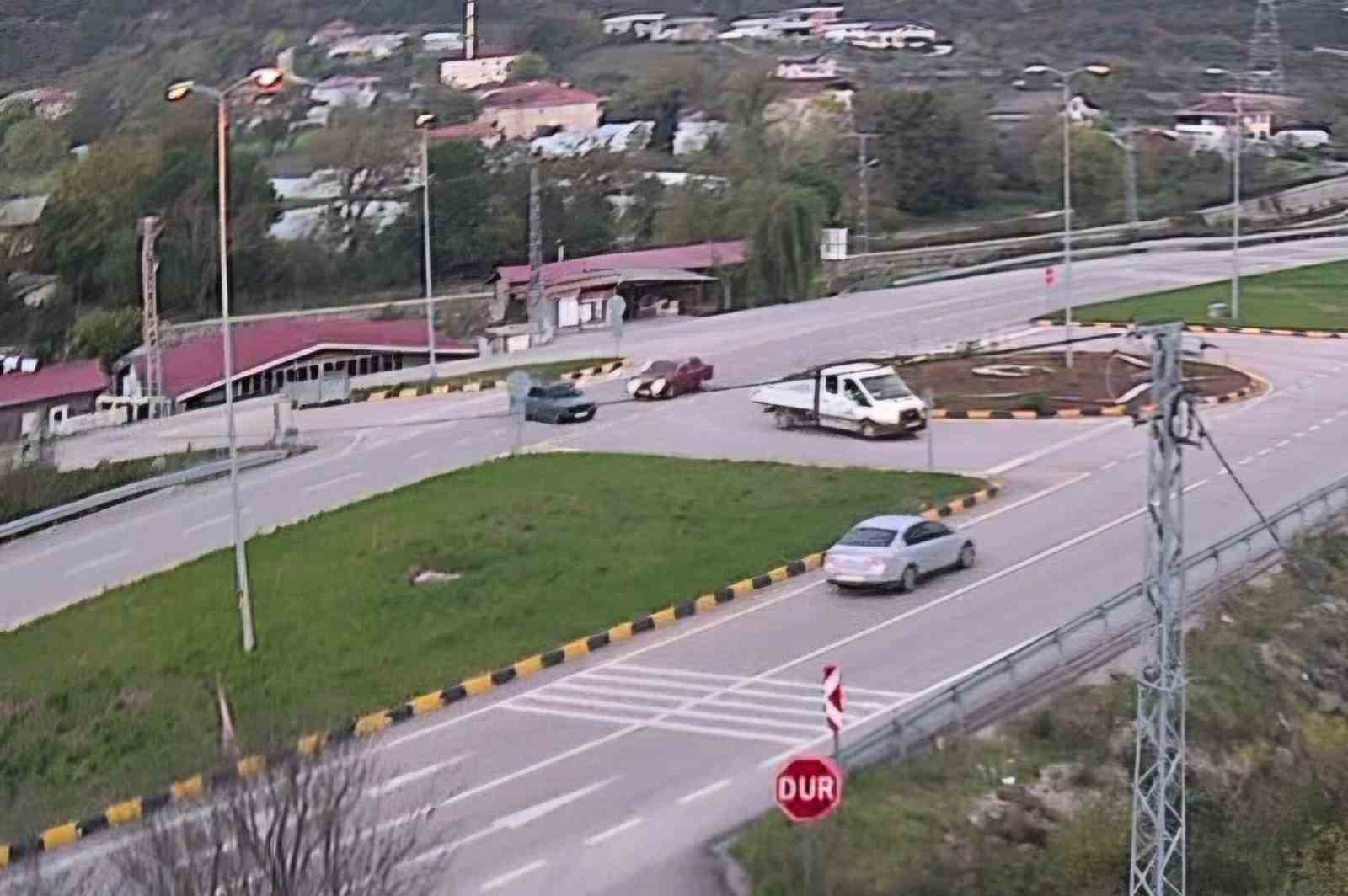 bartinda kaza ani guvenlik kamerasinda 3 jC5YILfO