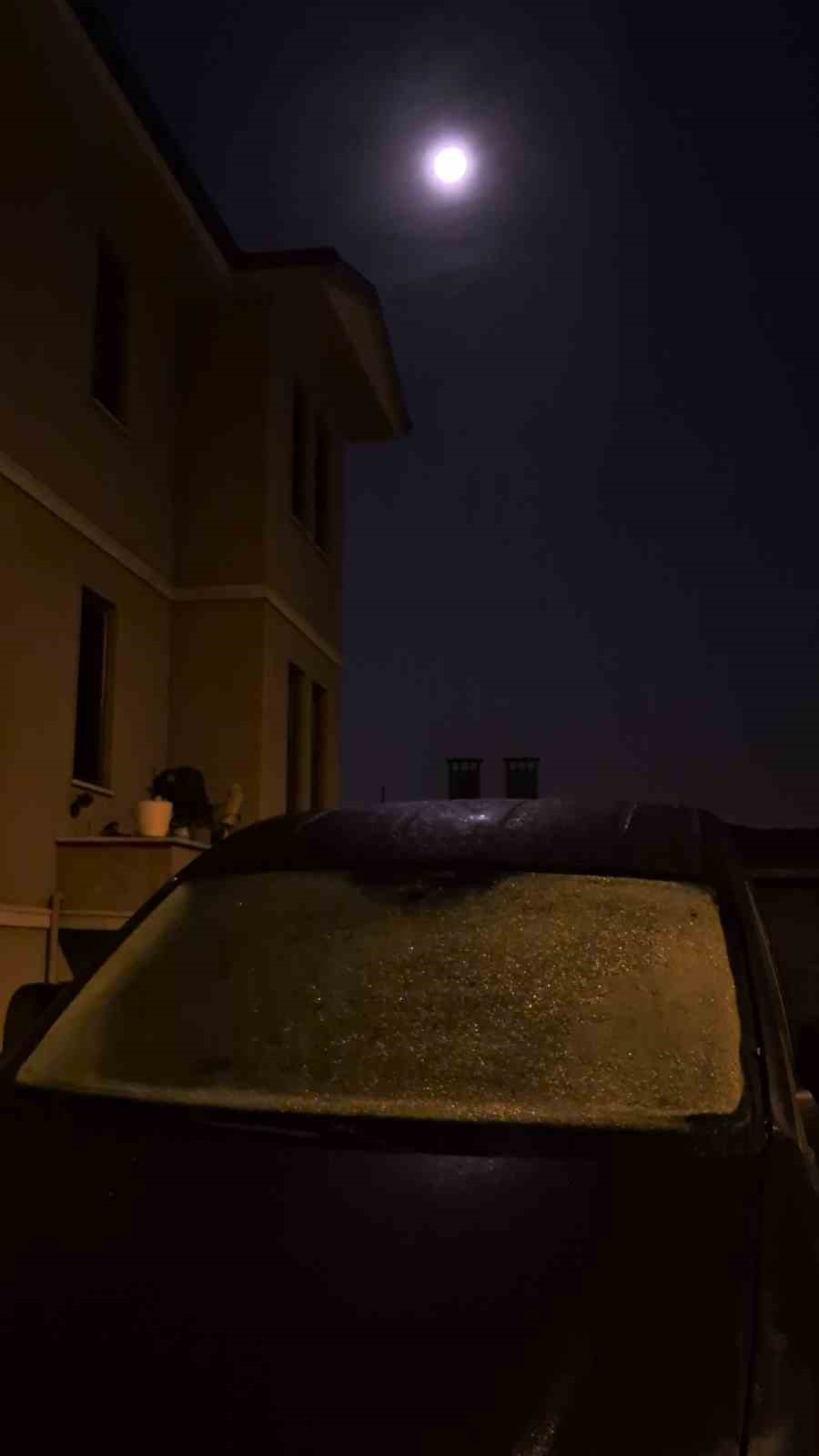 bartinda sicaklik 4 dereceye kadar dustu arac camlari buz tuttu 2