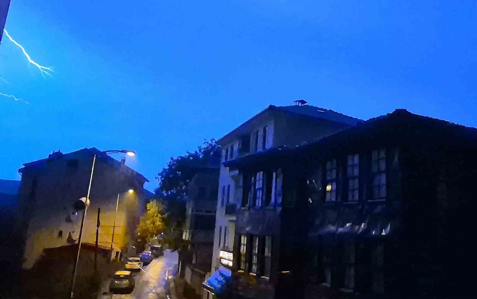 bartinda simsekler geceyi aydinlatti 0