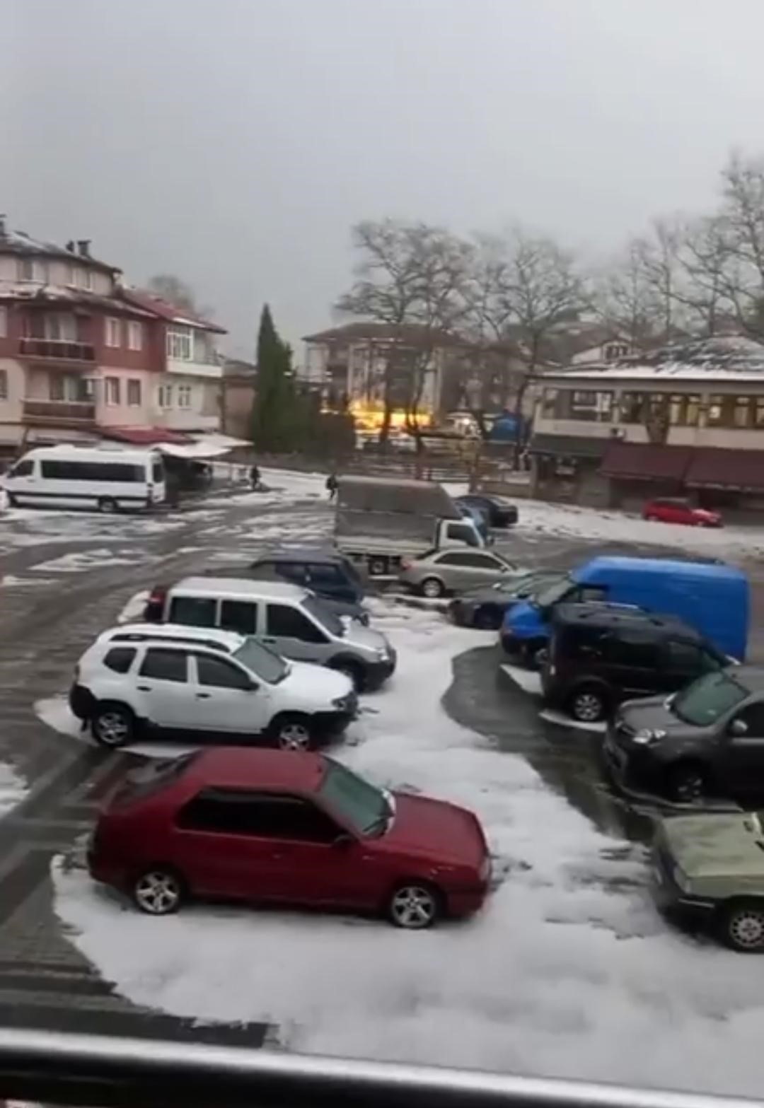 bartinda simsekler geceyi aydinlatti dolu yagisi sehri beyaza burudu 4 MjlbKUYk