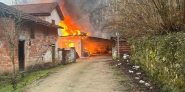 bartinda-yanan-ev-kullanilamaz-hale-geldi-JkTyNdlN.jpg