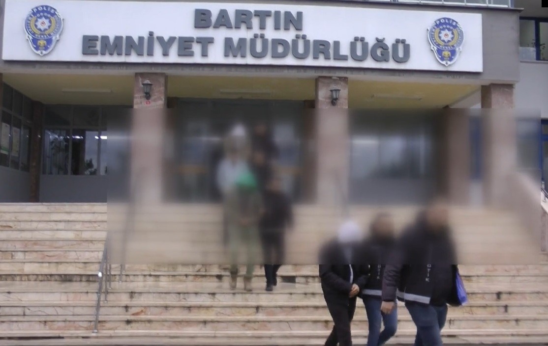 Bartın’daki uyuşturucu operasyonunda 6 tutuklama 5 bartindaki uyusturucu operasyonunda 6 tutuklama 1 979w8E3N