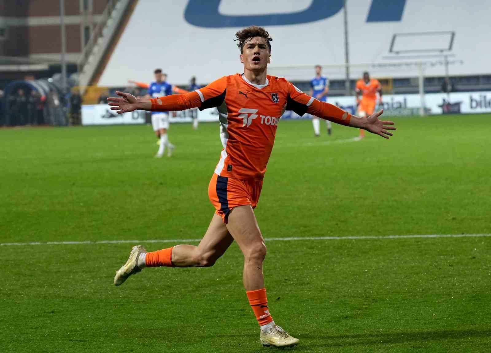 basaksehir hedef fenerbahceyi yenerek galibiyet serisi yakalamak 4 Wfa59qni