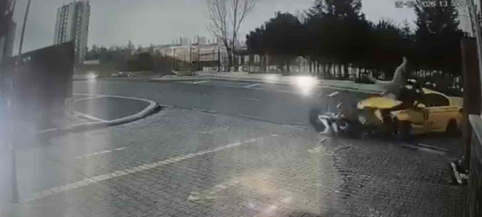 basaksehir kayasehirde taksi ile motosiklet kafa kafaya carpisti 0 esC6Ultc
